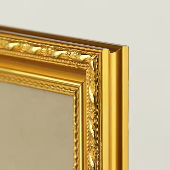 FSC BSCI Wholesale Handmade Customization Hanging Wall Farmhouse Ornate Gold Wooden Decorative Photo Frame