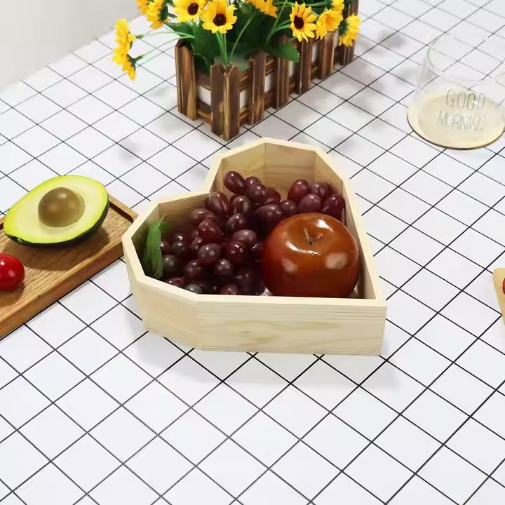 Custom Wholesale Wood Display Storage Tray Heart Shape Decor Desktop Fruit Snack Dessert Wooden Serving Tray