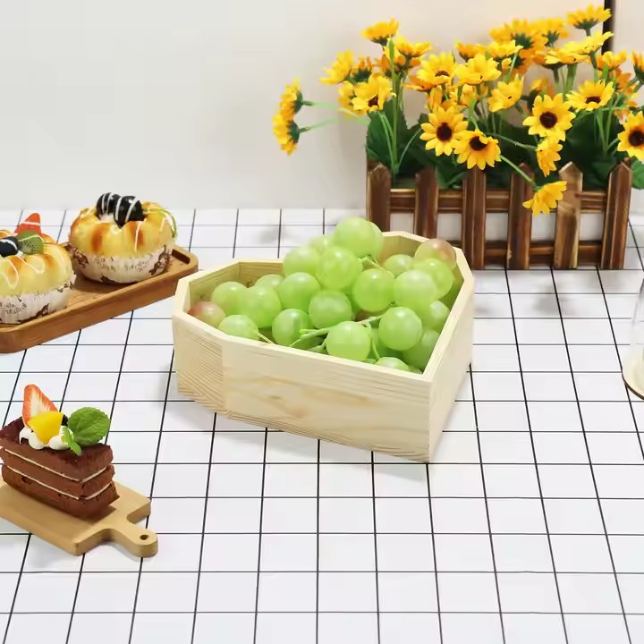 Custom Wholesale Wood Display Storage Tray Heart Shape Decor Desktop Fruit Snack Dessert Wooden Serving Tray