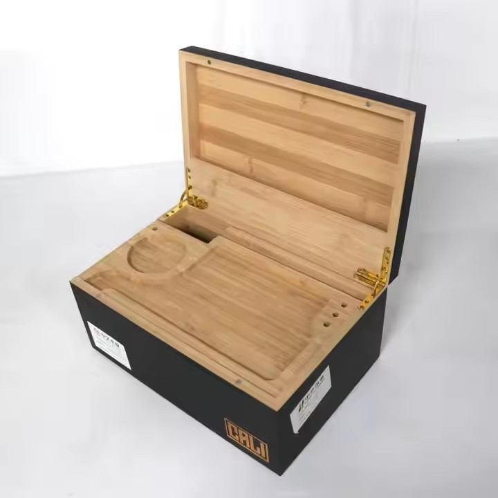FSC&BSCI Bamboo Wooden Smoking Boxes Magnetic Stash Box With Rolling Tray Grinder Smell Proof Jars Wood Cigar Box