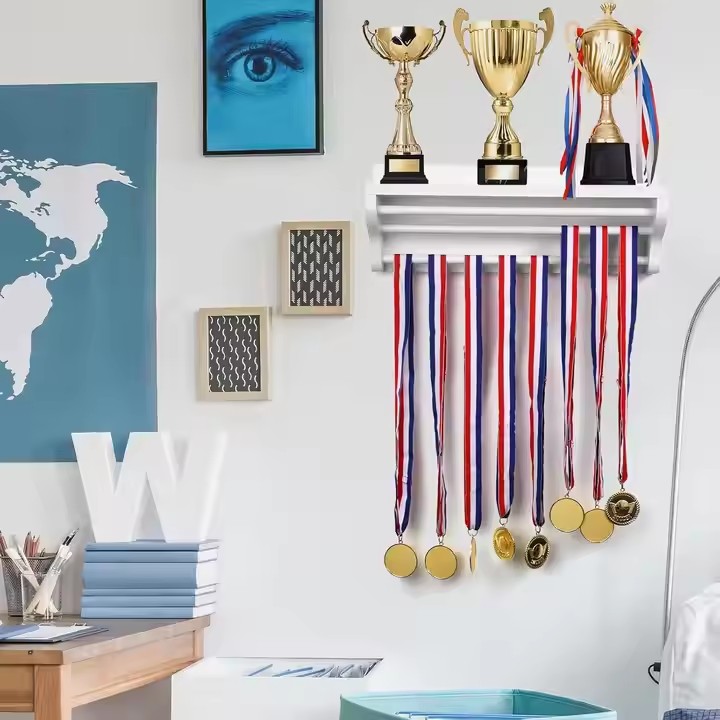 FSC BSCI Customized White Wooden Medal Trophy Holder Hanger Display Shelf Rack