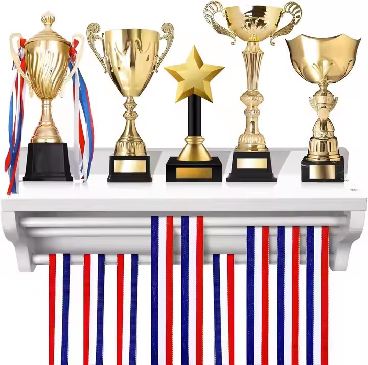 FSC BSCI Customized White Wooden Medal Trophy Holder Hanger Display Shelf Rack