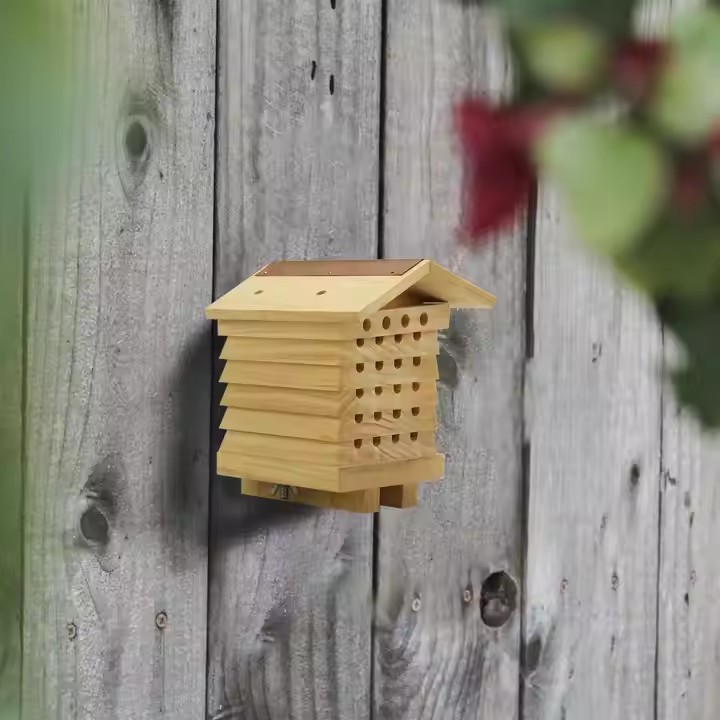 FSC&BSCI Customized Natural Wooden Insect Hotel, Garden Insect House for Ladybugs, Lacewings, Butterfly, Bee, Bug