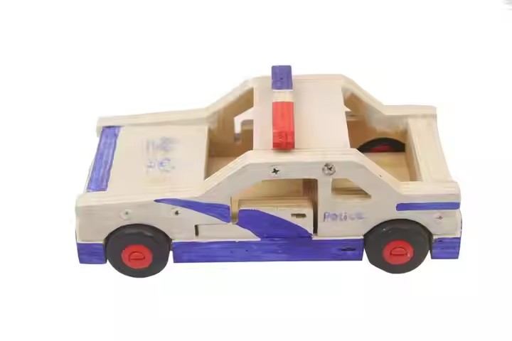 Hot Selling FSC&BSCI Handmade Christmas Crafts Intelligent DIY Wooden Small Car Gift Toy With Cheap Sale
